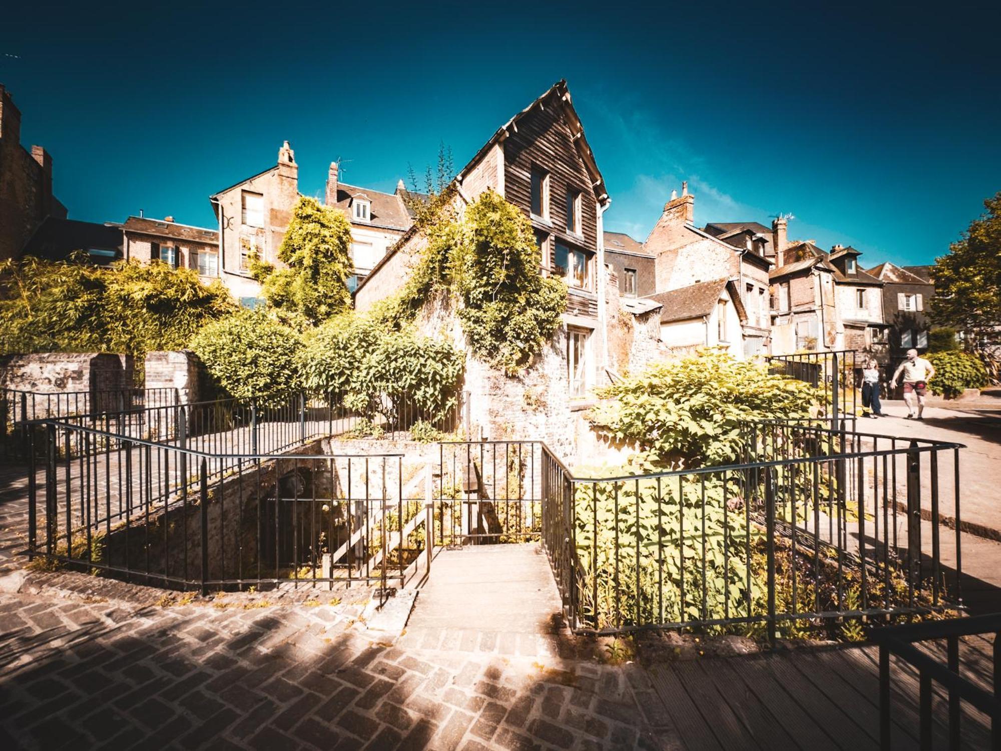 Le 105, Honfleur Bed & Breakfast ภายนอก รูปภาพ